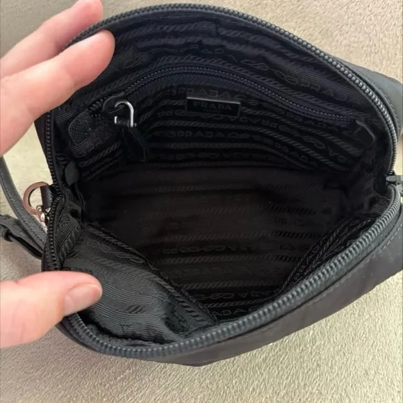 Prada Nylon Re-Edition Pouch - Picture 3 of 3